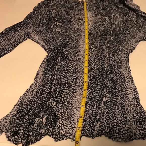 NWT Agora Black & White Snake Shred Top Large - Picture 6 of 8